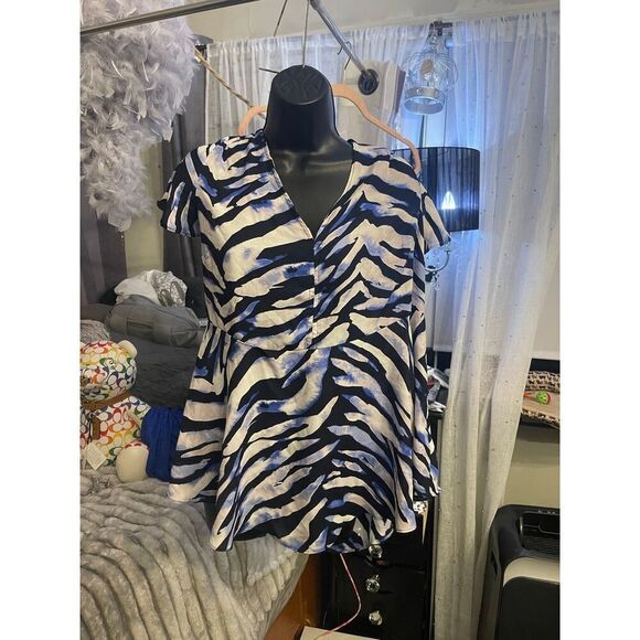 Torrid georgette peplum top/shirt/blouse  Size 2 (plus size - Picture 5 of 6